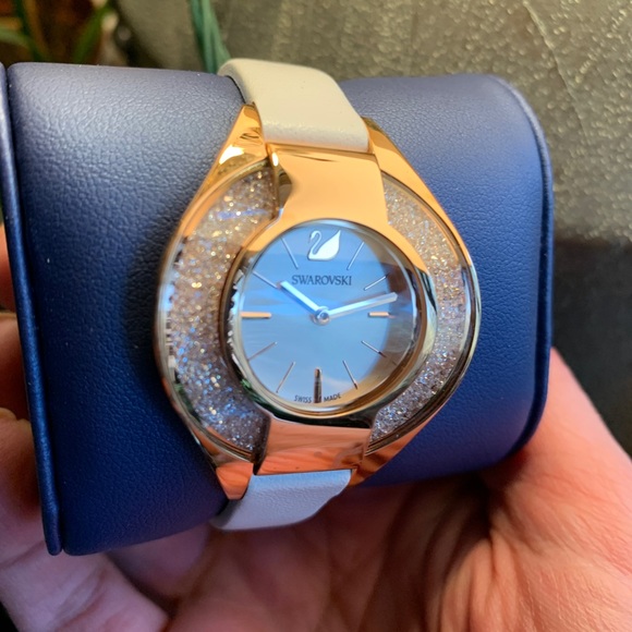 Authentic SWAROVSKI Crystalline sporty gold stainless steel leather strap watch - Picture 4 of 13